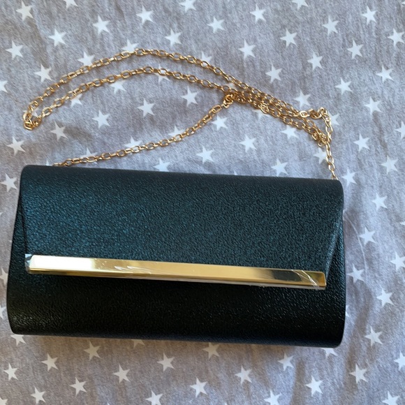 Clutch - Picture 2 of 5